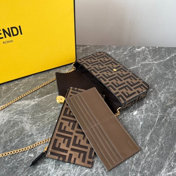 🍁FENDI🍂 WALLET ON CHAIN WITH POUCHES - Picture 6 of 9